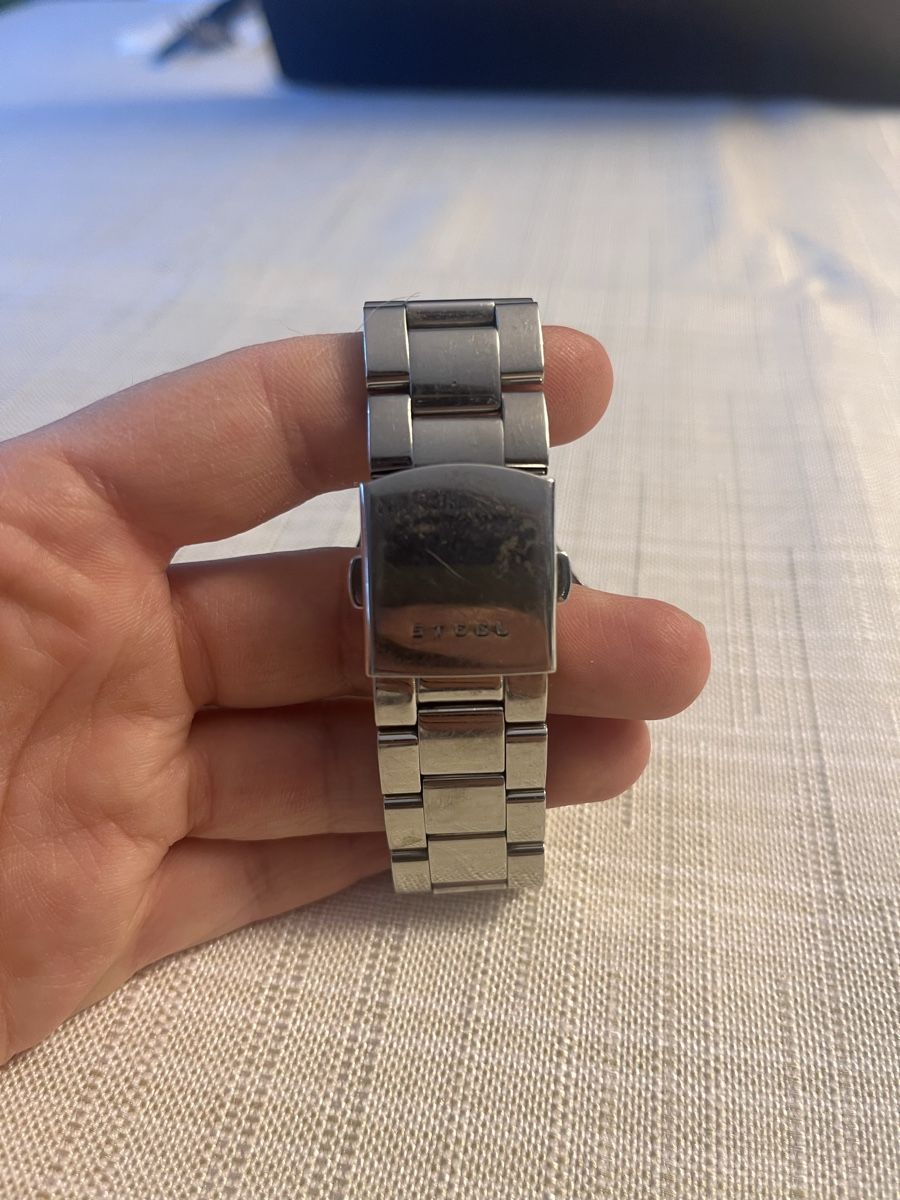 Guess Uhren: Guess Uhr silber mit Steinen – Gebraucht aus Hinwil von dire07 1