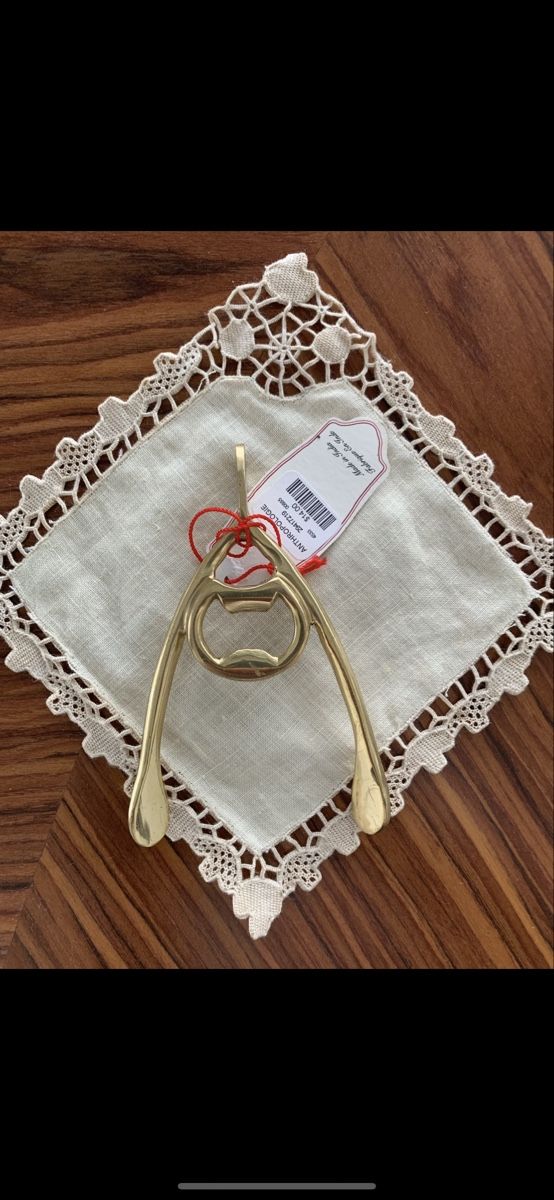Küchengeräte: brass bottle opener, interesting design – Neu und originalverpackt aus Lausanne von oyu_hgg5 1