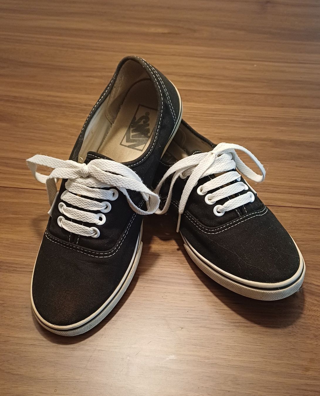 Vans Scarpe da uomo: Vans, Vintage, Grösse 38, Schwarz-Weiss – Usato da Aarau venduto da DangerDanger