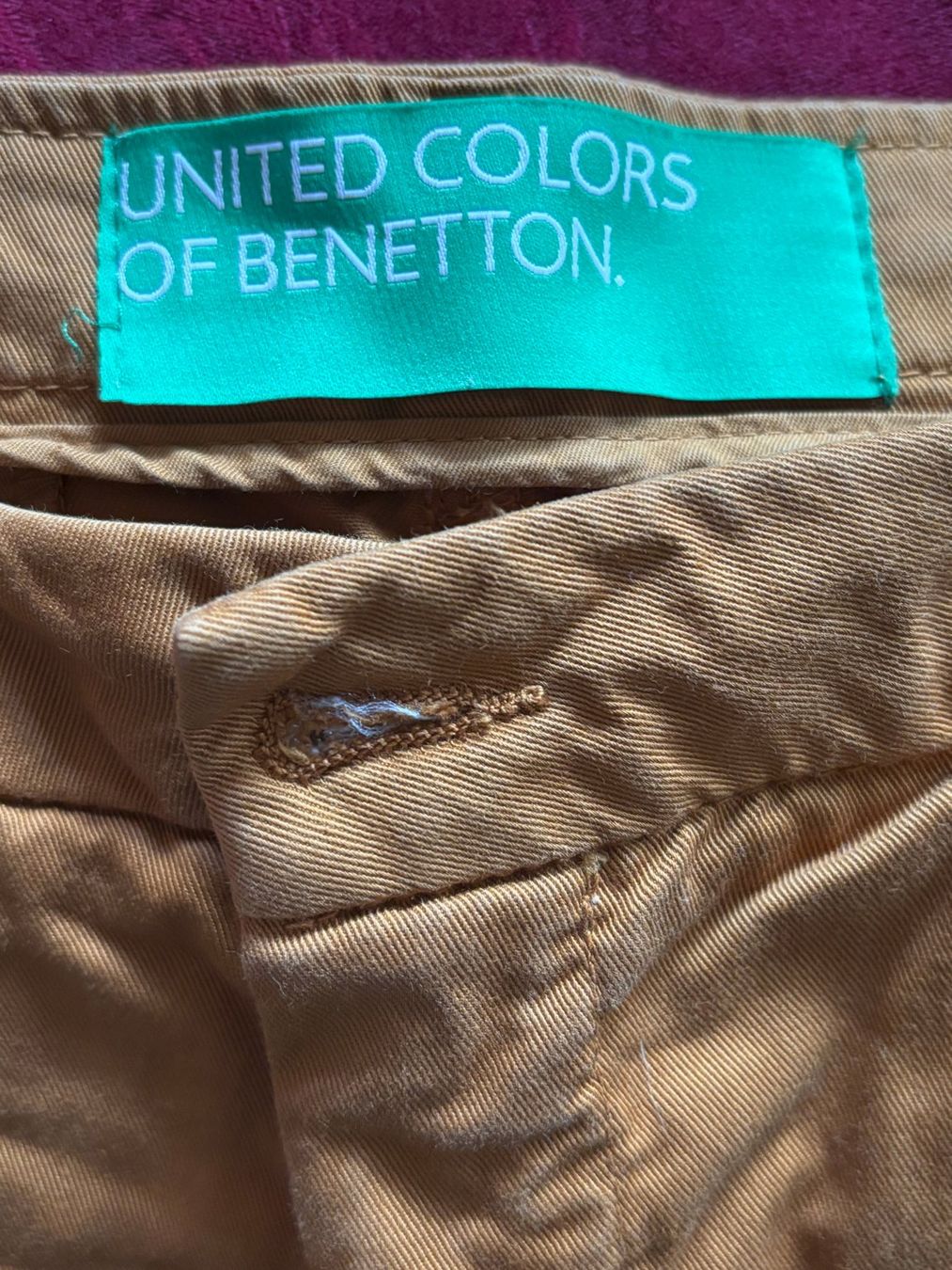 Benetton Pantaloni: Pantalon en coton couleur ocre, taille 42 – Usato da Grand-Lancy venduto da hip_2rbd 2