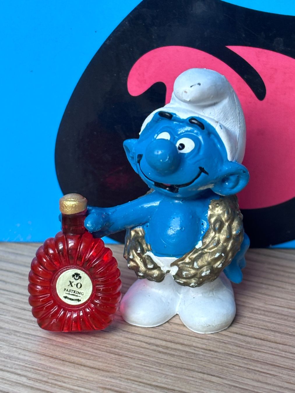 Figurines: Sieger-Schlumpf mit Flasche – D'occasion à Lyss par Duckszone