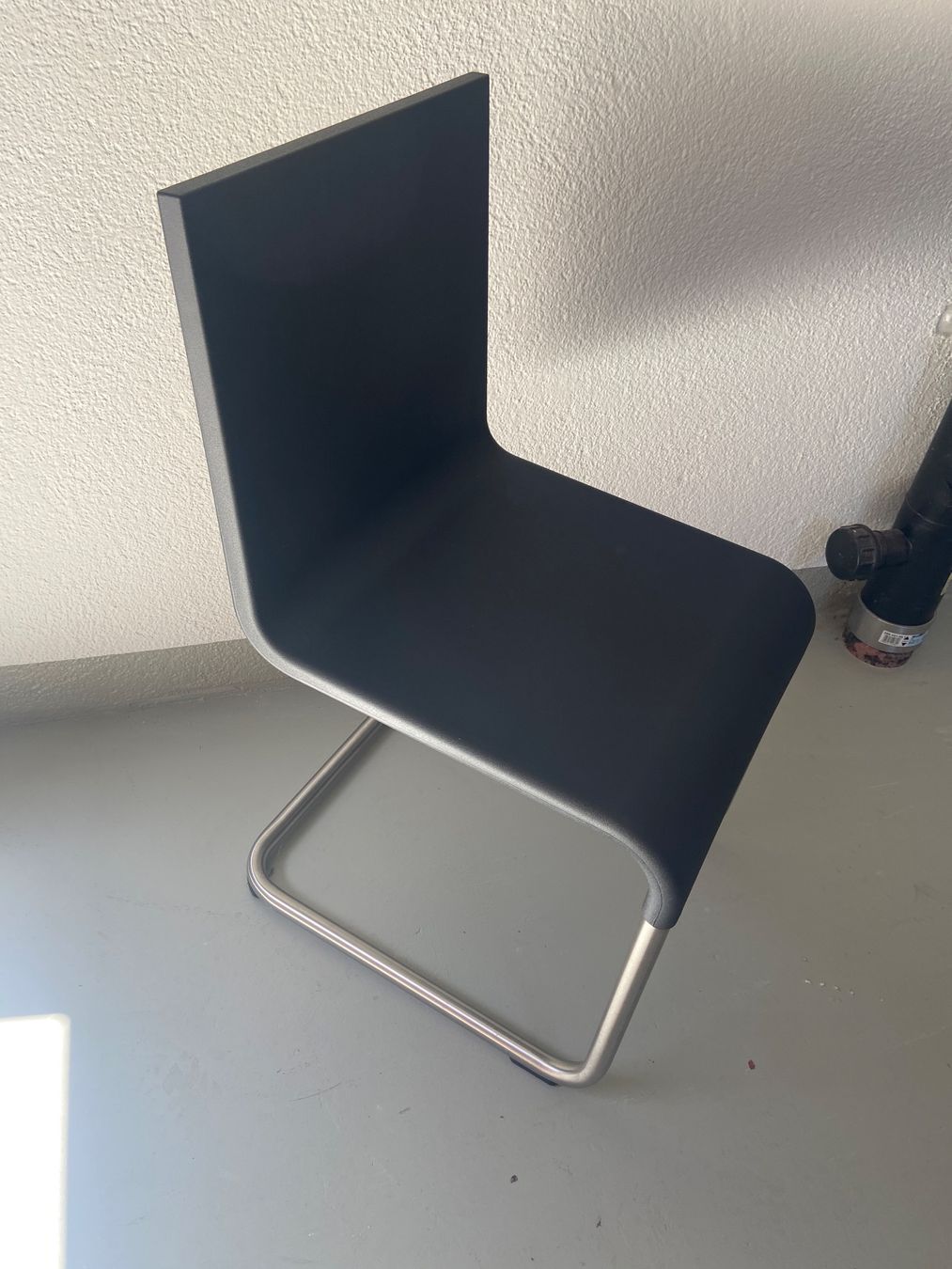 Stühle: Dietiker schwinger  Stuhl – Gebraucht aus Wil SG von tra_dv7v
