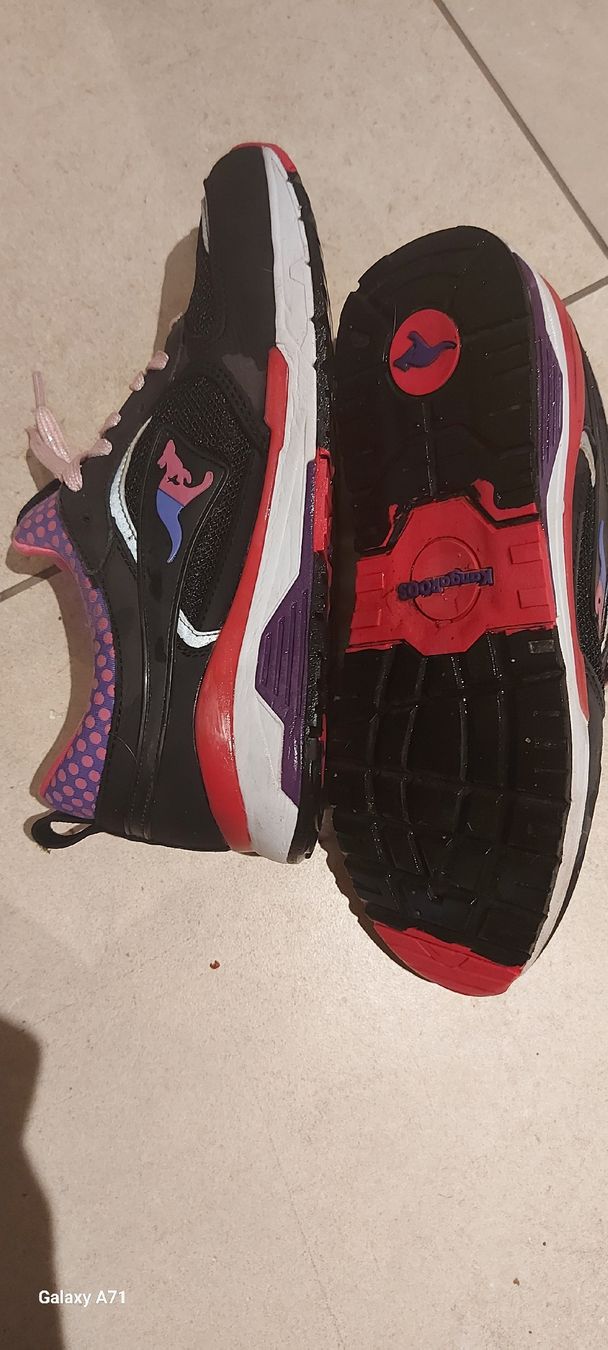 Schuhe für Mädchen: Kangoo Sportschuhe Sneackers 37 – Gebraucht aus Rüthi (Rheintal) von Boschacat 3