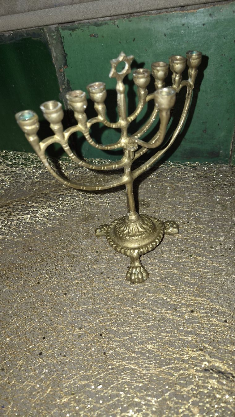 Tutte le decorazioni: Leuchter Judaica Messing 9 Arme  – Usato da Kölliken venduto da Upcycling-by-Mc-TAM 2