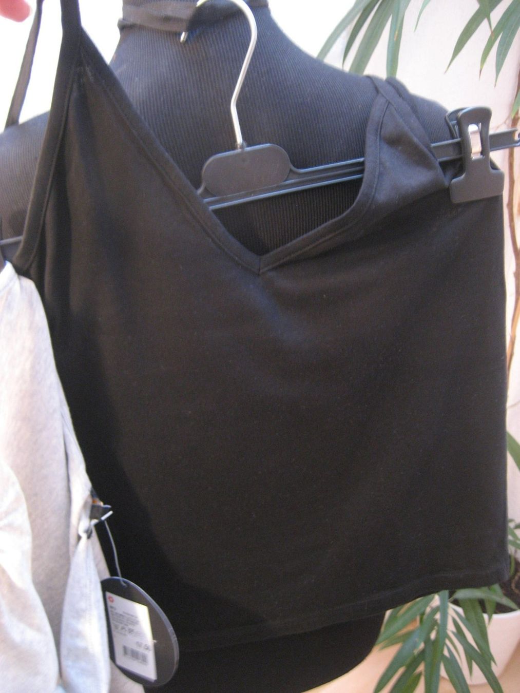 Top: Lot 2 tops dos-nu taille L, neufs – Nuovo e nell'imballaggio originale da Delémont venduto da marryb 2