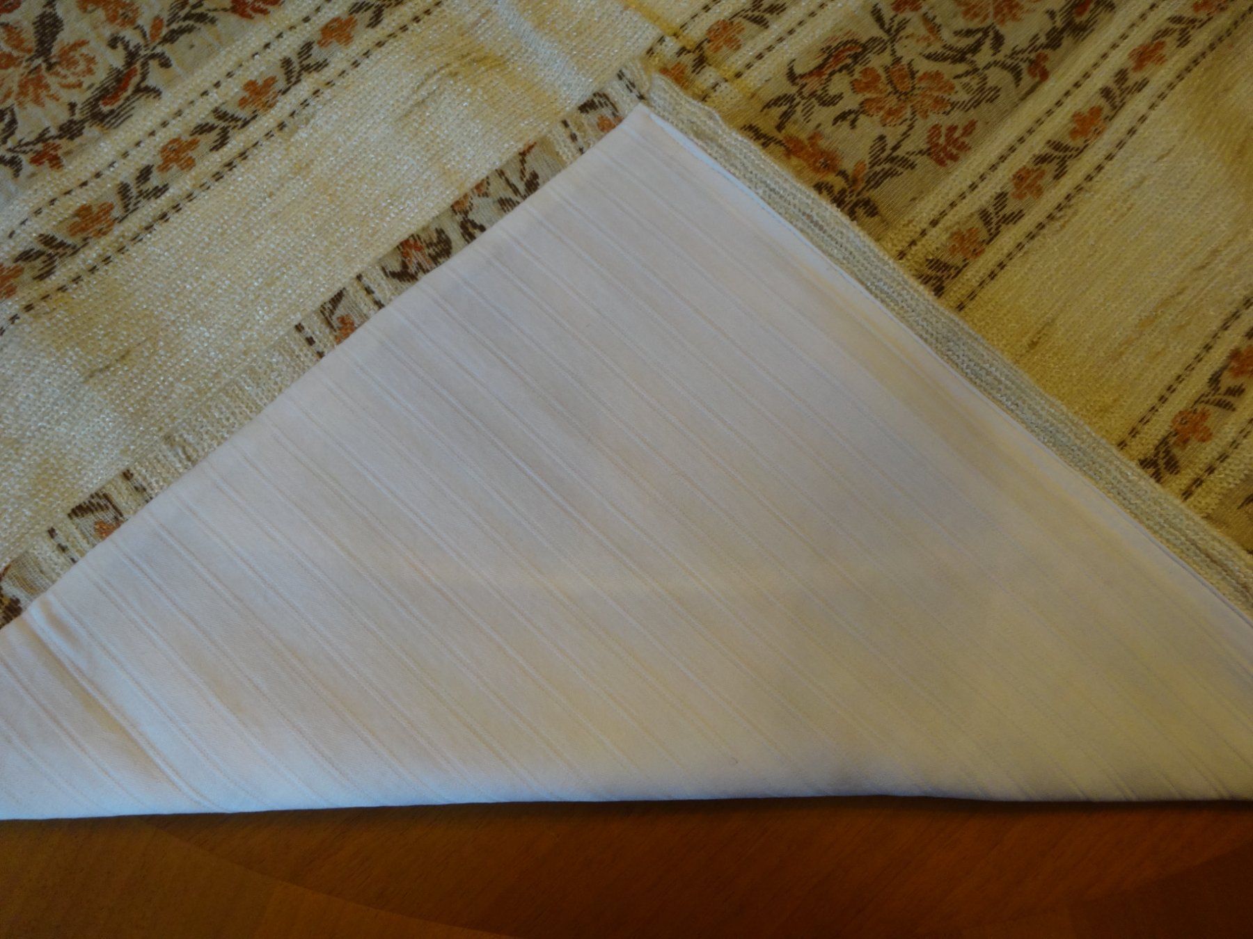 Toutes les décorations: Nappe brillante en coton – Neuf avec emballage d'origine à Biel/Bienne par milamila02 3