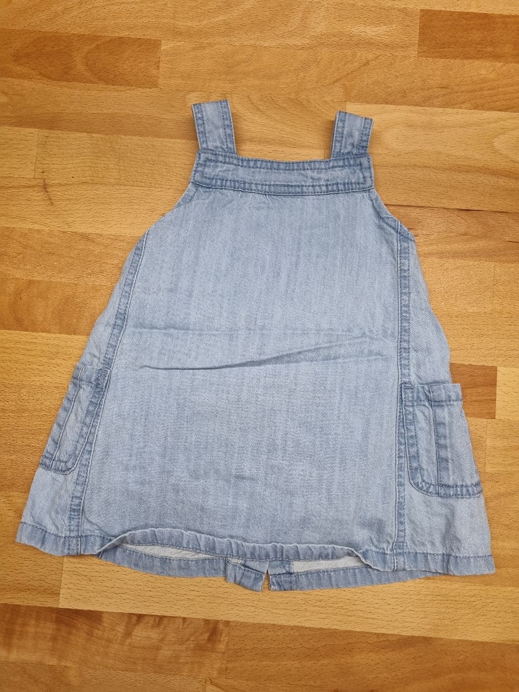 Vestiti & Gonne: Mädchen Latzkleid 68 – Usato da Unteriberg venduto da ste_ruh 1