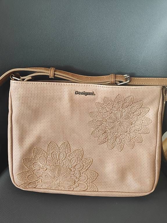 Borse da donna: Sac Desigual beige – Usato da Bercher venduto da TBarra