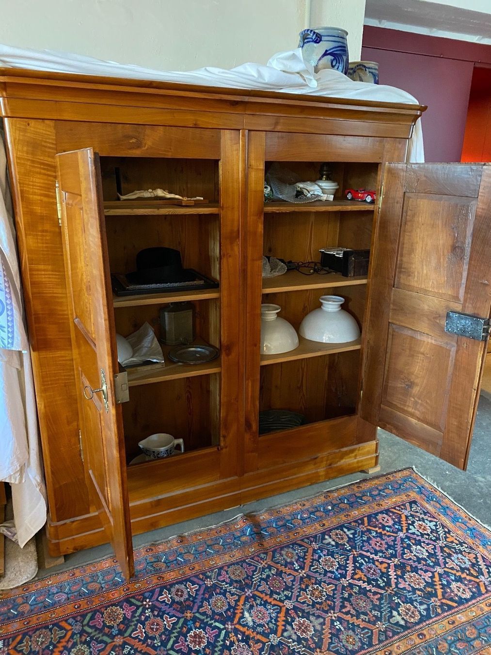 Armadi: Kirschbaumschrank – Usato da Rorschacherberg venduto da Harry17 2