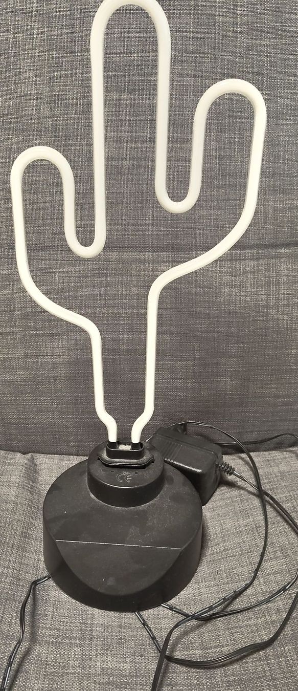 Tutte le decorazioni: Neonlampe Kaktus Design beleuchtet mit Netzteil  – Usato da Bern venduto da n.habegger