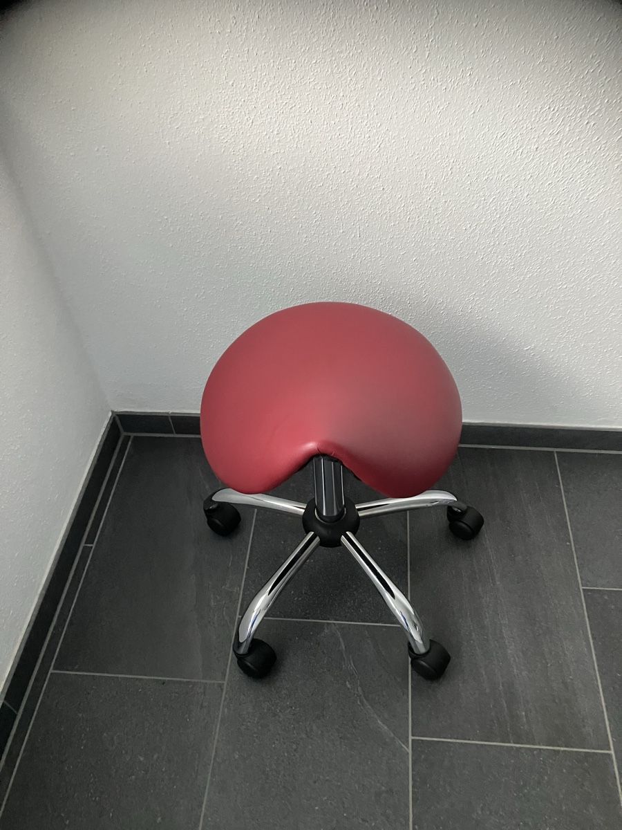 Sedie: Sattelsitz / Stuhl rot – Usato da Bettwiesen venduto da Zustand57 2