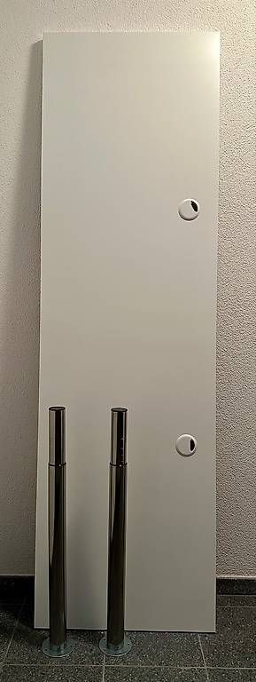 Ikea Tavoli: Ikea Tischplatte 2m mit 2 Beinen – Usato da Dübendorf venduto da Dmorpheus