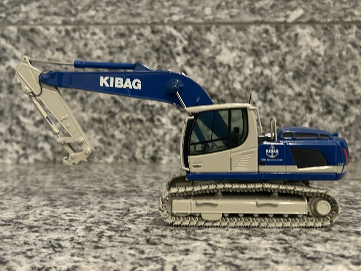 Liebherr Modellbausätze & Standmodelle: Liebherr Kibag, 1:50 – Defekt aus Horw von Tigercat635 5
