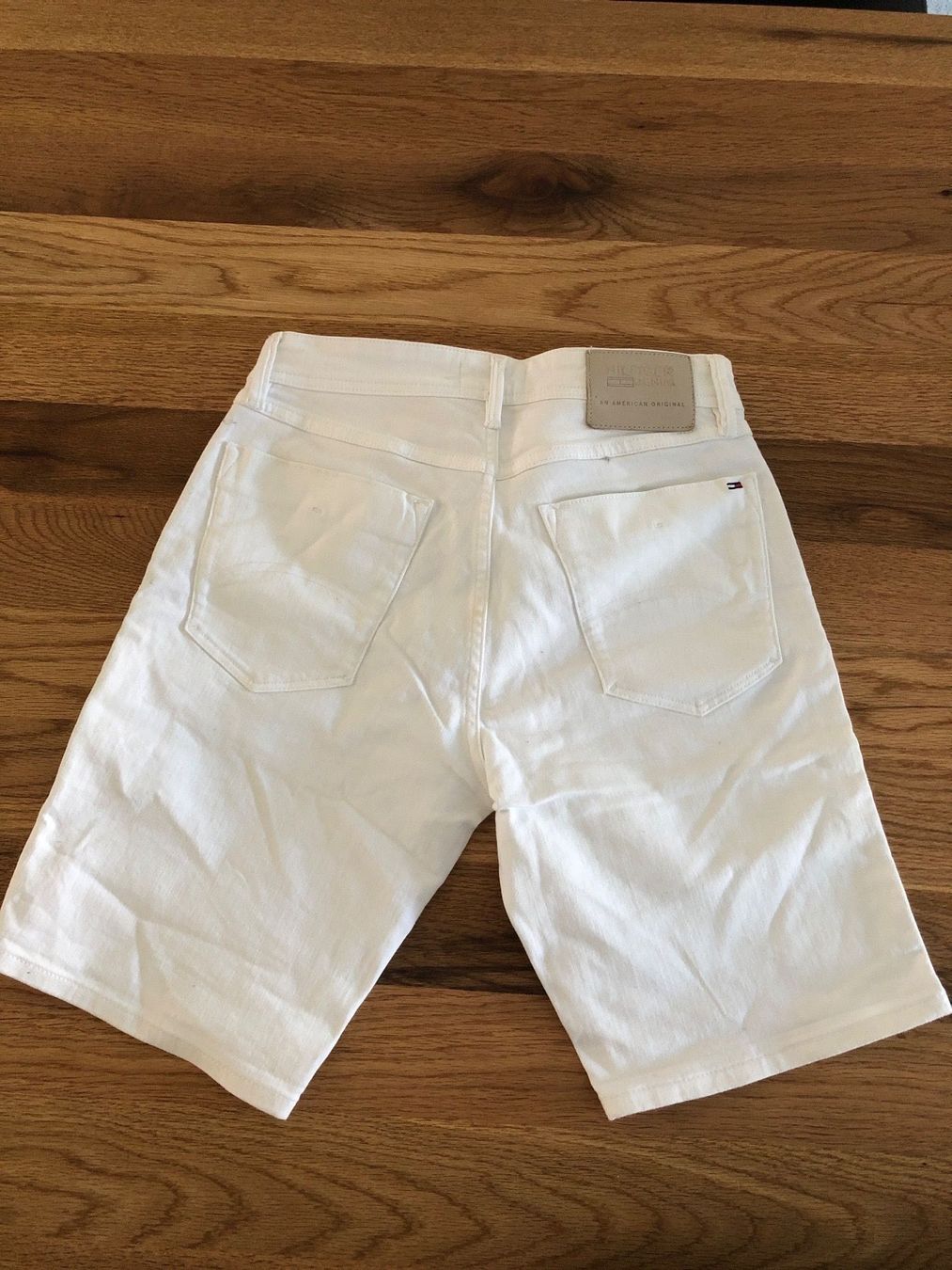 Pantaloni: Tommy Hilfiger kurze Hosen – Nuovo (secondo la descrizione) da Safenwil venduto da Johnwick1986 1