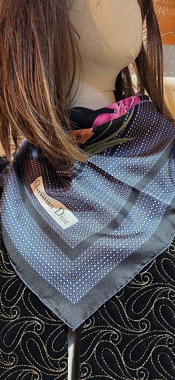 Foulard & Sciarpe: Foulard Dior – Usato da Saubraz venduto da Caly0 1