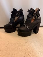 Schwarze Buffalo Plateau Stiefel Gr. 39 mit Kette Herbst