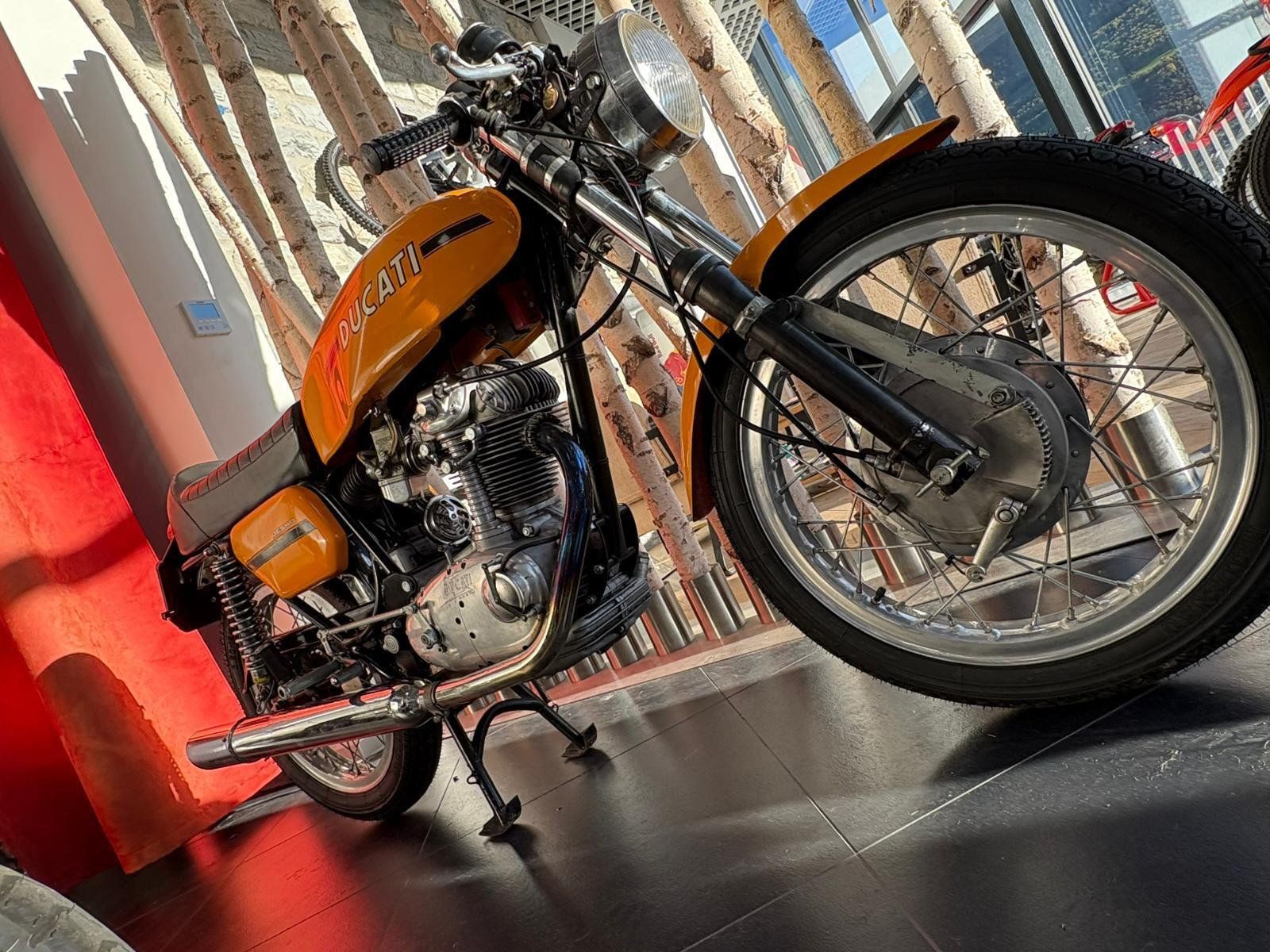Ducati Autres: Ducati Desmo 250 GT – D'occasion à Wettingen par thedud 3