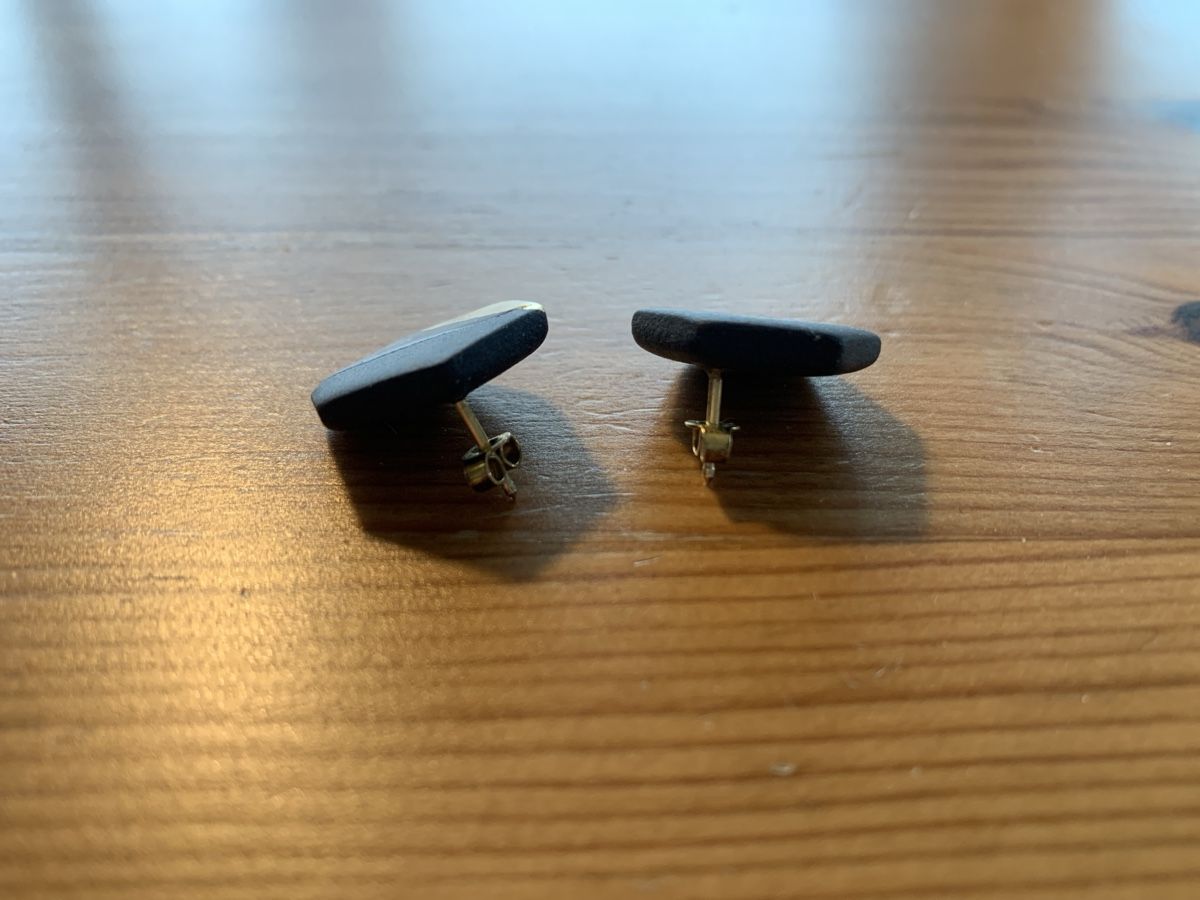 Orecchini pendenti & Orecchini a lobo: Ohrstecker schwarz/gold – Usato da Zürich venduto da Mar_Ger 1