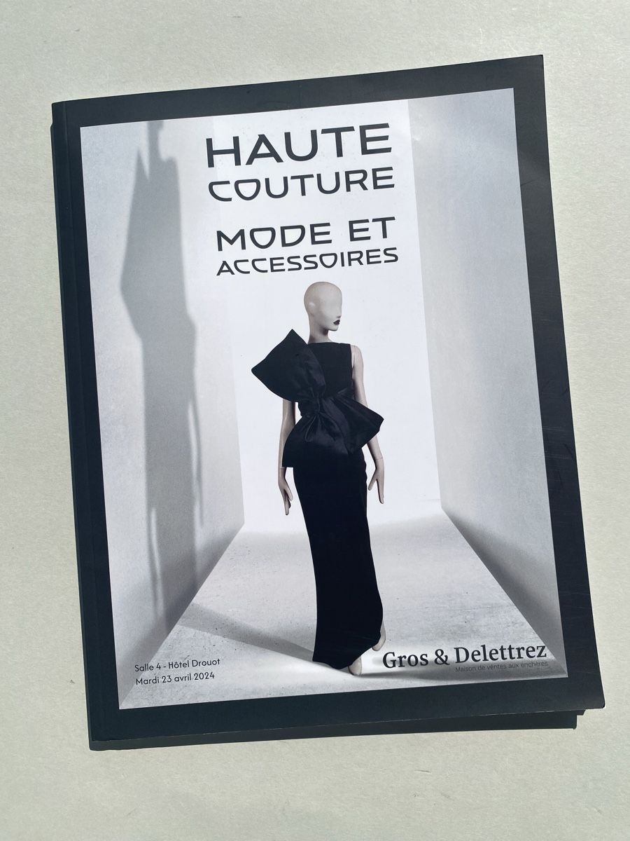 Libri: Haute Couture, Mode & Accessoires, Katalog – Usato da Zürich venduto da lesgarcons