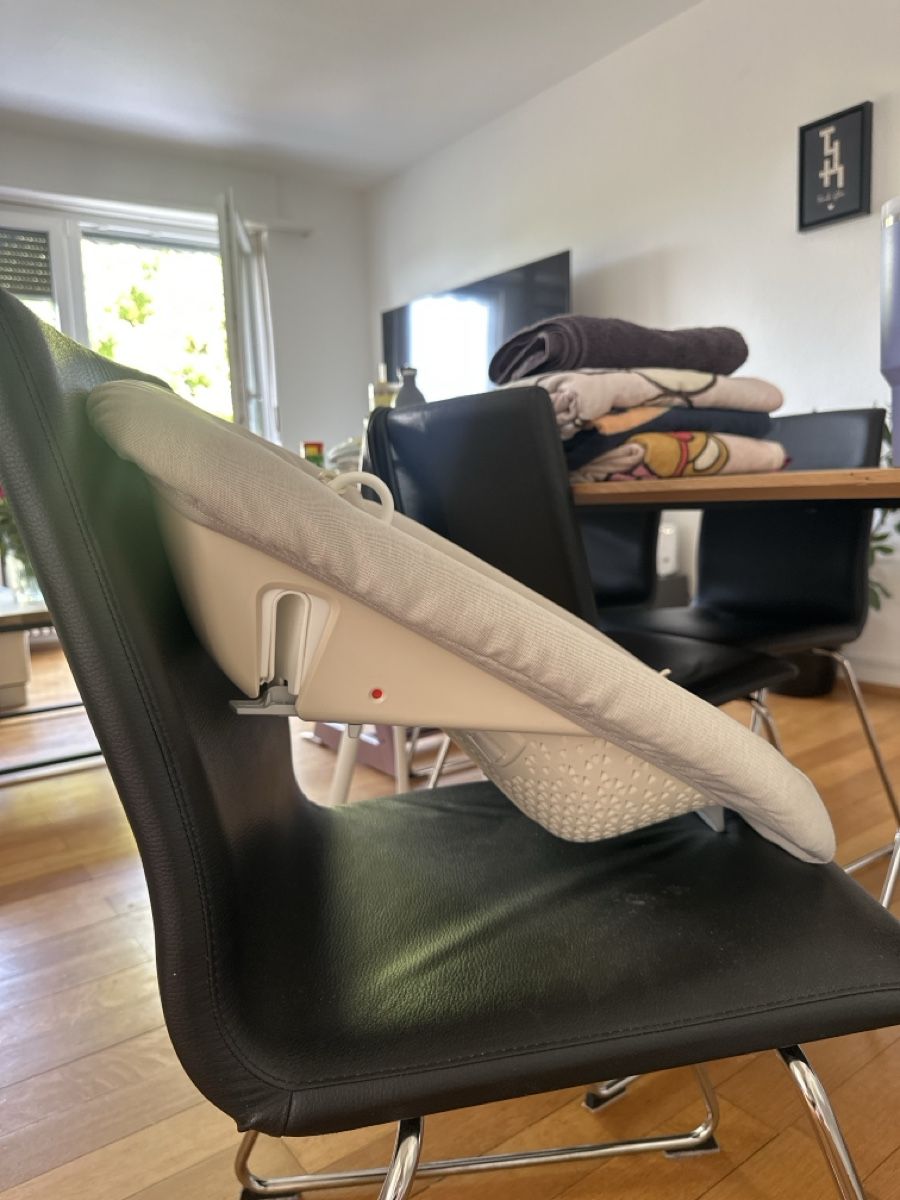 Stokke Bascules & balançoires: Newborn Set mit Spielzeughalter Vanilla White – Neuf (Voir description) à Oberwil BL par jas_wxn2 1