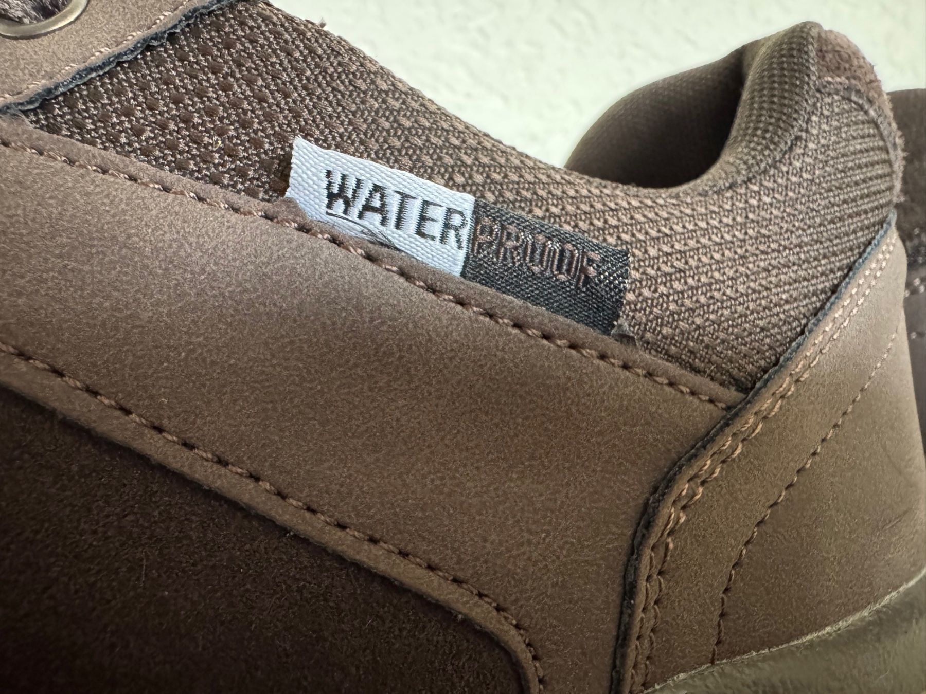 Chaussures hommes: Sneakers waterproof Watson’s, p.44 – Neuf (Voir description) à St-Gingolph par GoldenKeys 6