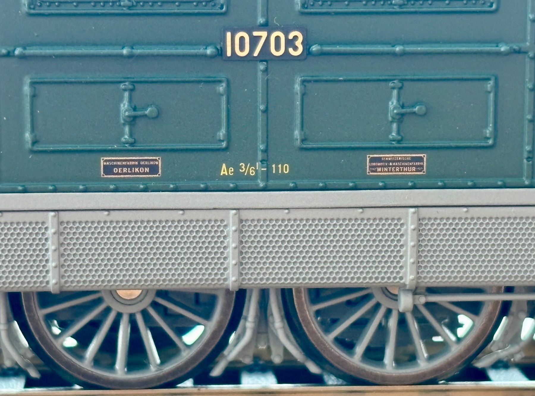 Trix Modellini di ferrovie: Trix 25360 Ae 3/6 mit Sound – Nuovo e nell'imballaggio originale da Schinznach-Dorf venduto da Rur25