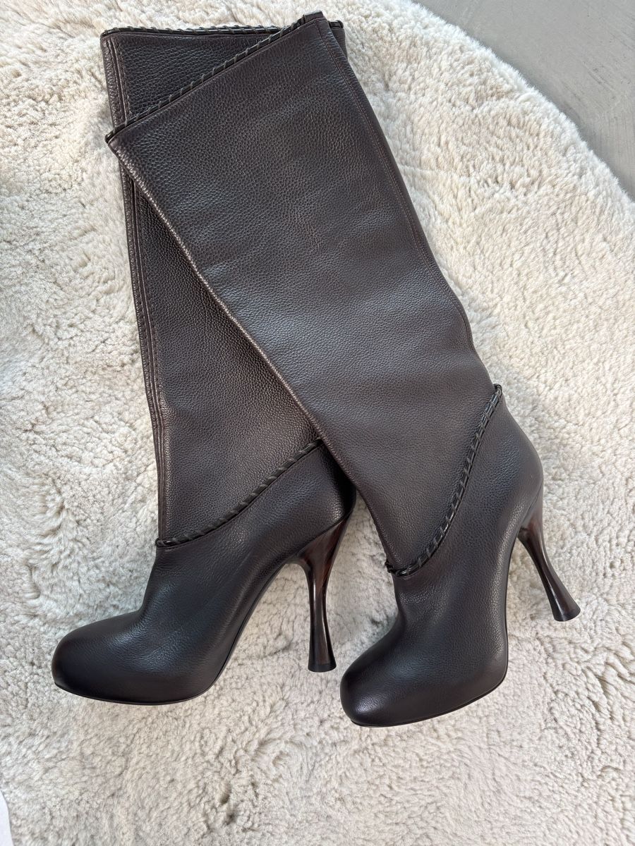 Bally Scarpe da donna: Bally Lederstiefel, Gr. 37, dunkel braun – Nuovo (secondo la descrizione) da Steinmaur venduto da aly_mhs6