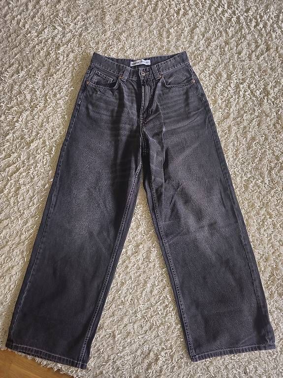 Bershka Jeans: Herren Bereshka Jeanshose – Usato da St.Gallen venduto da amaka01