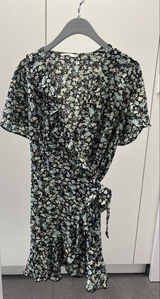 Only Vestiti: Tolles Wickelkleid Gr. 38 – Nuovo (secondo la descrizione) da Hünenberg See venduto da spartakus02 1