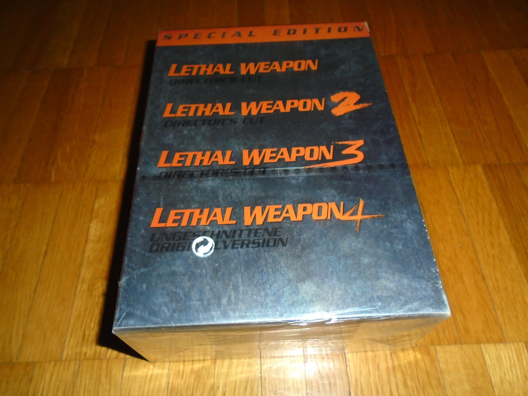 Tutti i DVDs: Lethal Weapon 1-4 - SPECIAL EDITION - DIRECTOR`S CUT – Nuovo e nell'imballaggio originale da Basel venduto da havsok 1