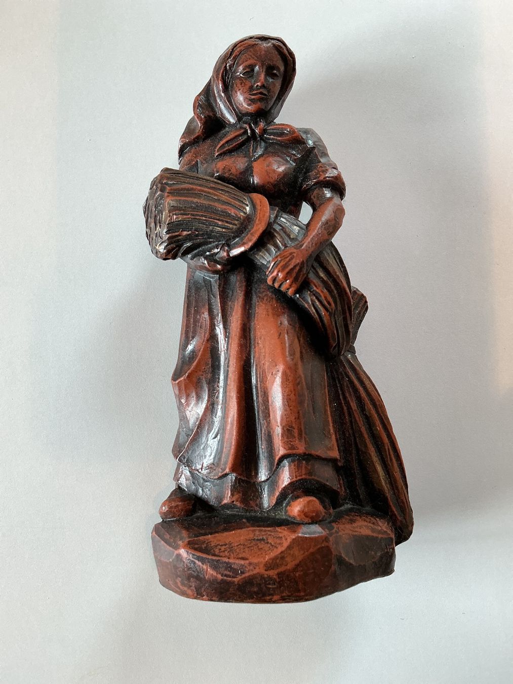 Statuette: Alte Wachsfigur Bäuerin/Magd – Usato da Triesen venduto da boston7