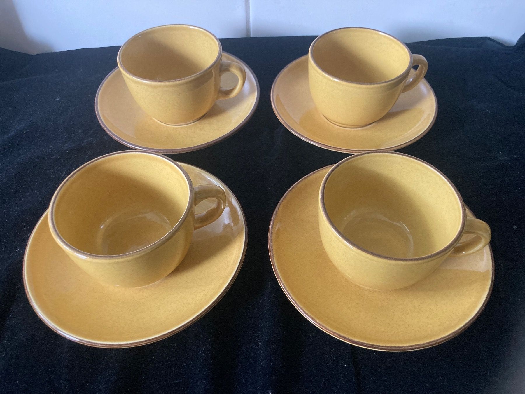 Rössler Geschirrsets: 4 Rössler Kaffee - Tassen mit Unterteller – Gebraucht aus Zürich von Chaeffeler