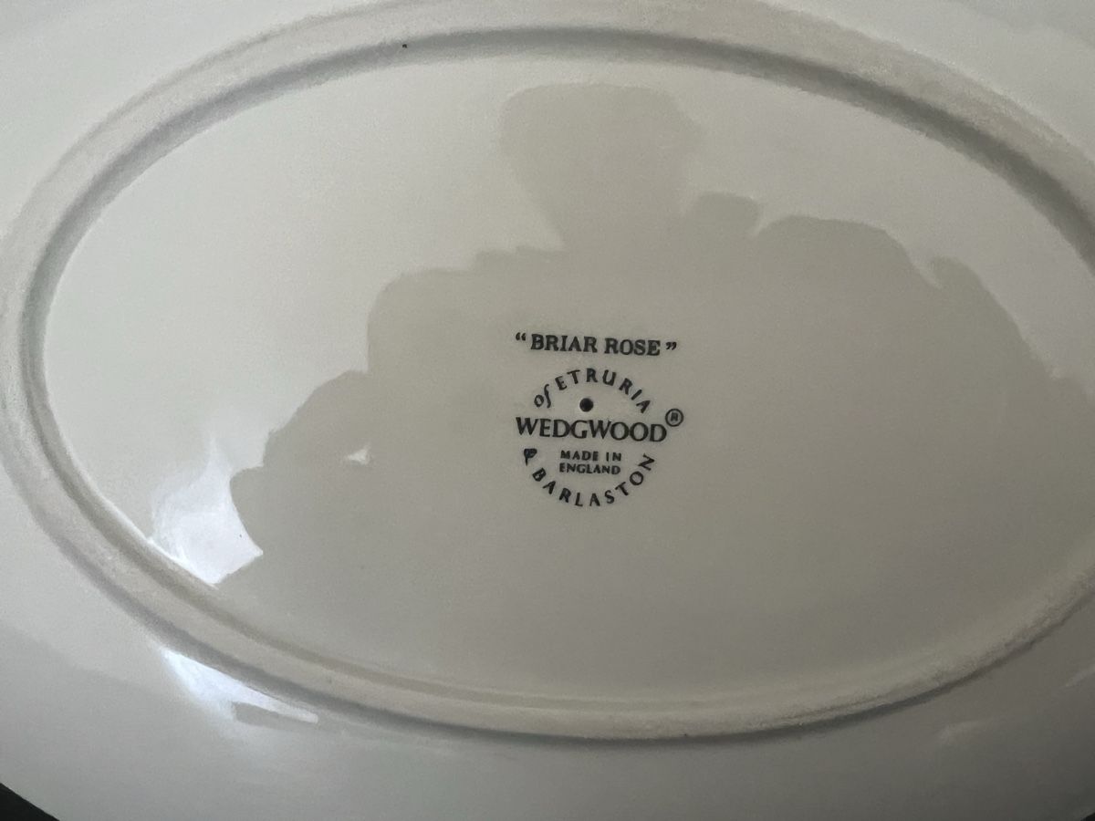 Wedgwood Piatti di portata: Wedgwood Briar Rose Sauciere – Usato da Oberägeri venduto da anv_6z5c 1