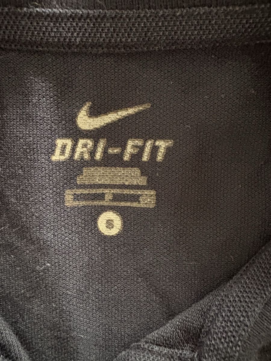 Nike Magliette Polo: Nike RF Roger Federer Polo Shirt, Size S – Usato da Aeugst am Albis venduto da Cheeks 1