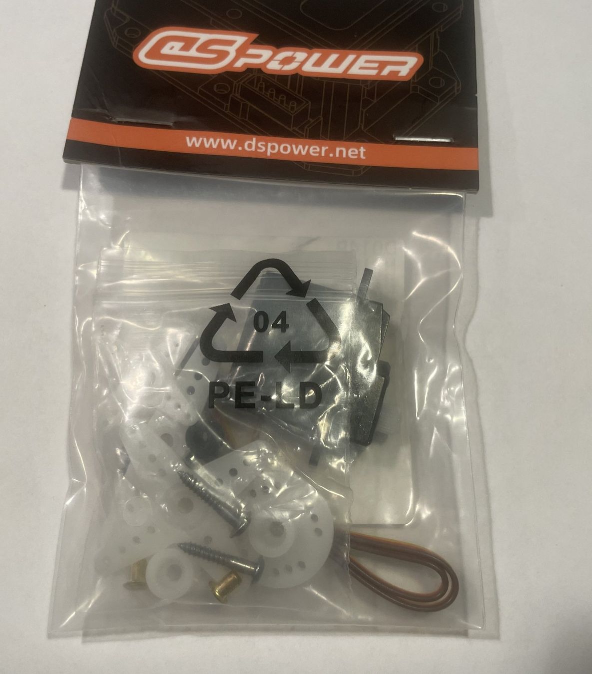 RC Modellbau: DSPOWER 17g Digital Servo Kunststoffgetriebe mit JR Stecker – Neu und originalverpackt aus Hinwil von RomRay 4