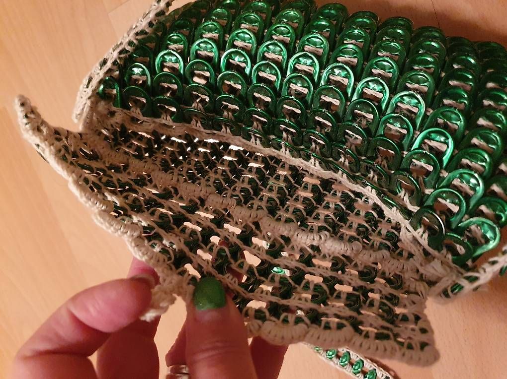 Taschen für Damen: Handtasche aus Dosenverschlüssen – Gebraucht aus Reinach BL von Cry69 1