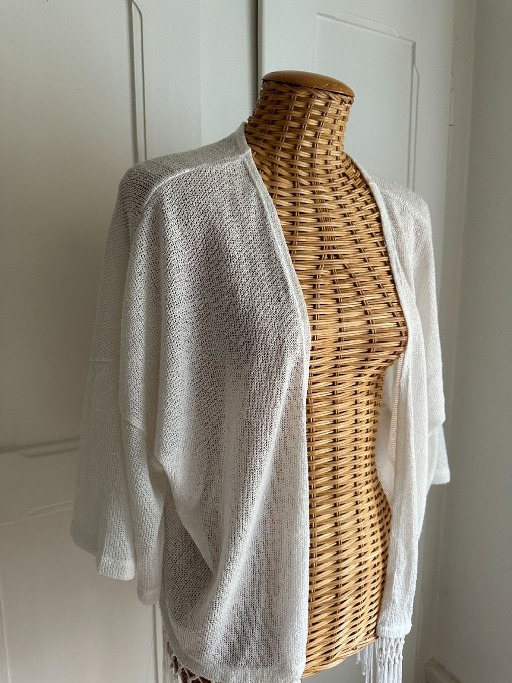 Jacken: COTTON ON - Strickjacke weiss mit Fransen XS – Gebraucht aus Zürich von Diazaio 1