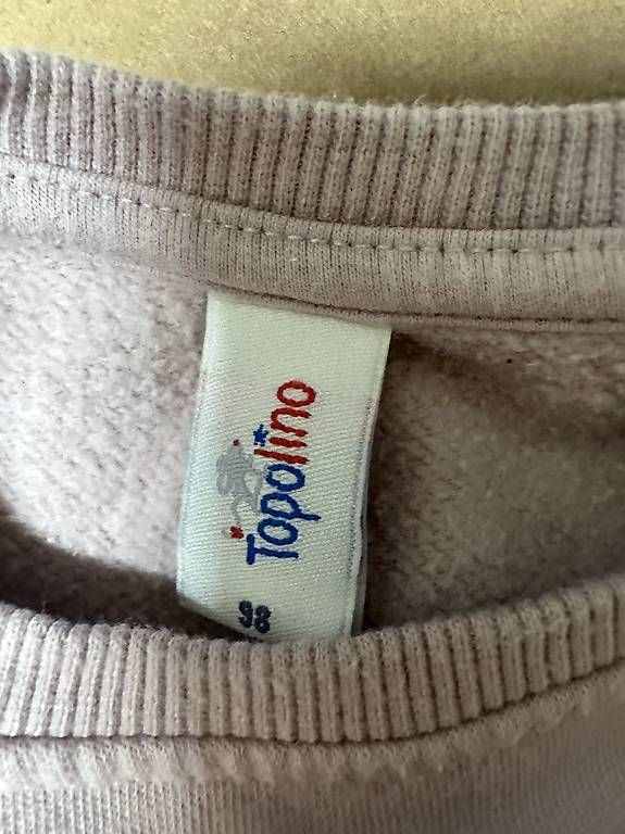 Pulls et sweat-shirts: Pullover mit Herz Grösse 98 – D'occasion à Bern par ber_h76c 1