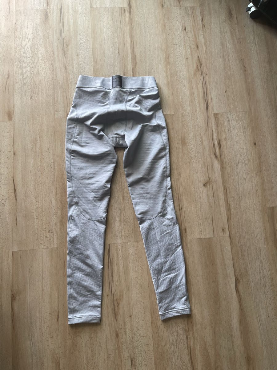 Altro in Moda uomo: Collant Nike Pro Hyperwarm Compression.gris clair neuf  – Nuovo (secondo la descrizione) da Kloten venduto da Vermicelles 4