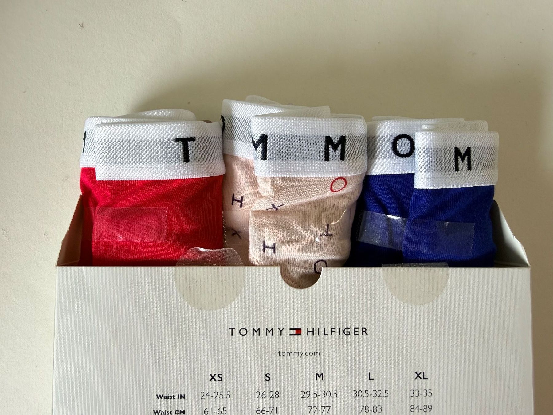 Tommy Hilfiger Altra biancheria intima: TOMMY HILFIGER, String, Grösse XS, 3 Stück – Nuovo e nell'imballaggio originale da Rudolfstetten venduto da gst_g7xl 3