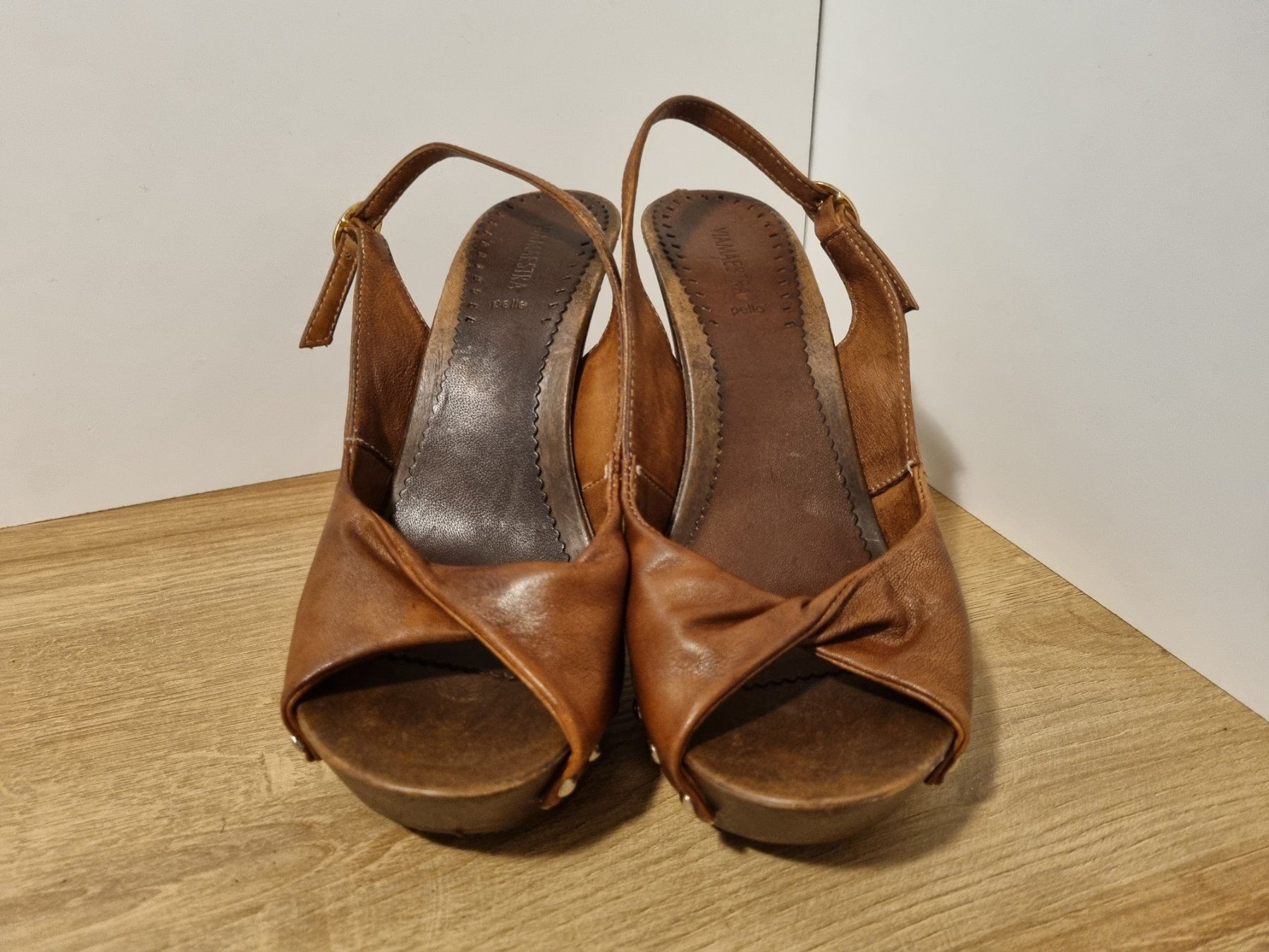 Scarpe da donna: Sandalen Clogs mit Plateau, Leder Gr. 39 – Nuovo (secondo la descrizione) da Wolfwil venduto da s.ara_c 2