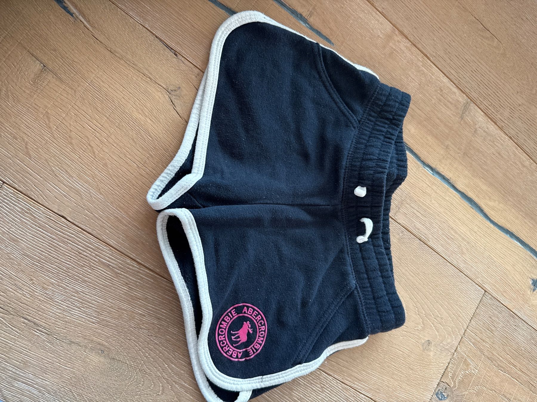Abercrombie Pantaloni: Abercrombie Shorts Gr. 7/8 – Usato da Himmelried venduto da Dievole