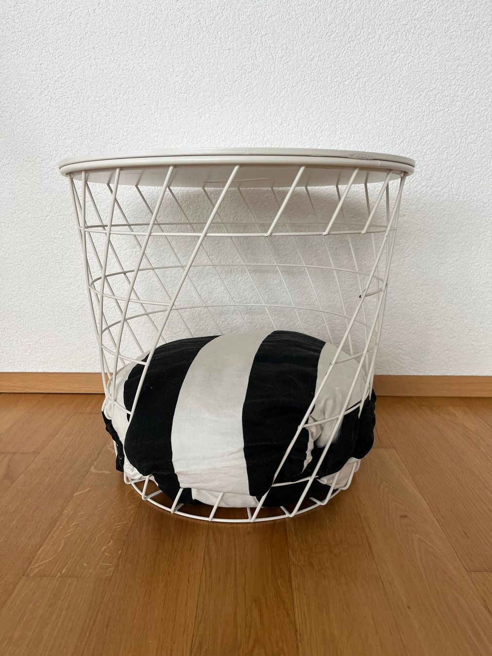 Ikea Cucce & Letti: Beistelltisch / DIY Katzenkorb IKEA – Usato da Langenthal venduto da lauras00