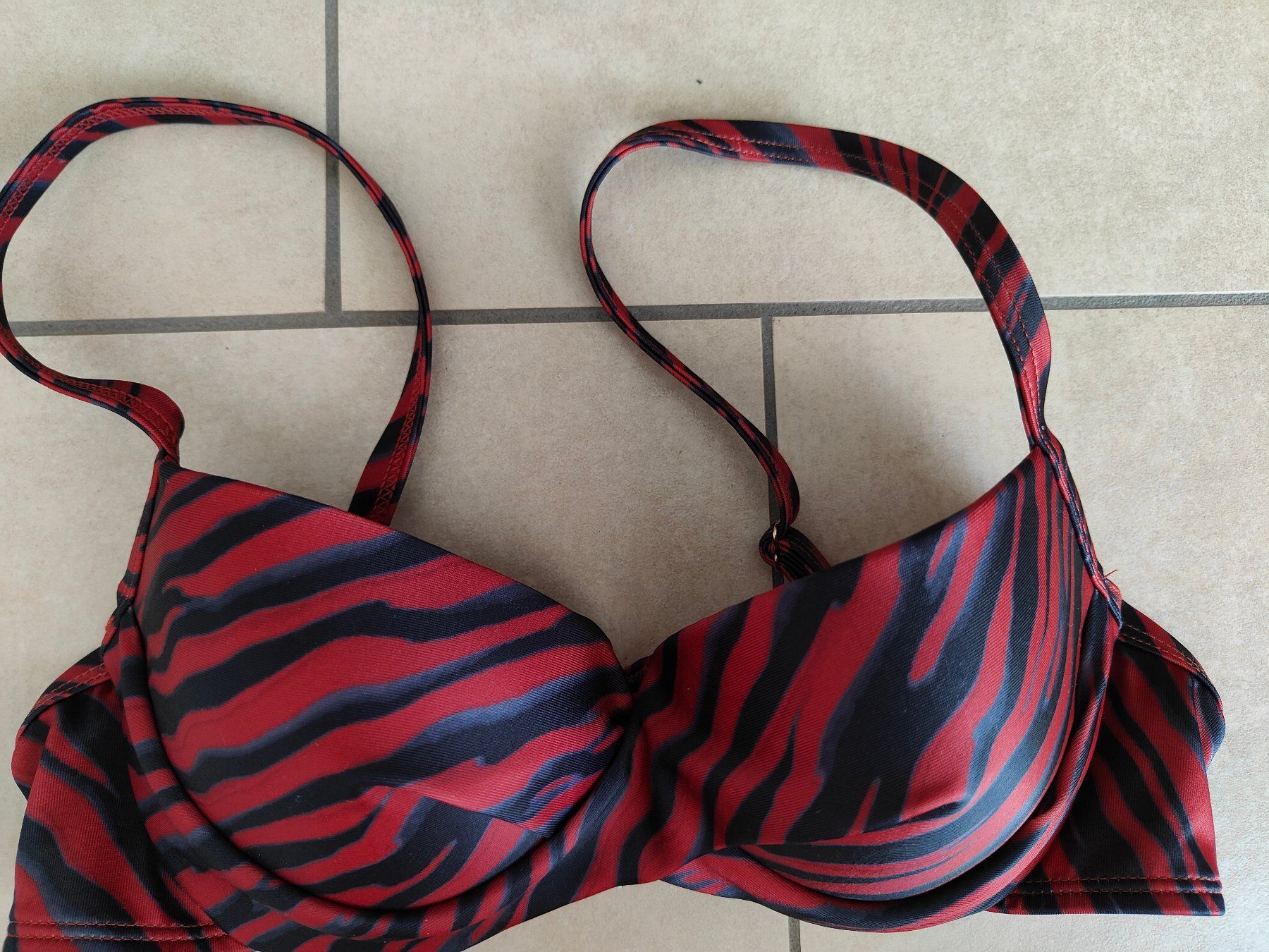 Hunkemöller Costumi da bagno & Bikini: Hunkemöller Bikini Oberteil - Grösse 70B – Nuovo (secondo la descrizione) da Rickenbach b. Wil venduto da VeryLovelyThings 1
