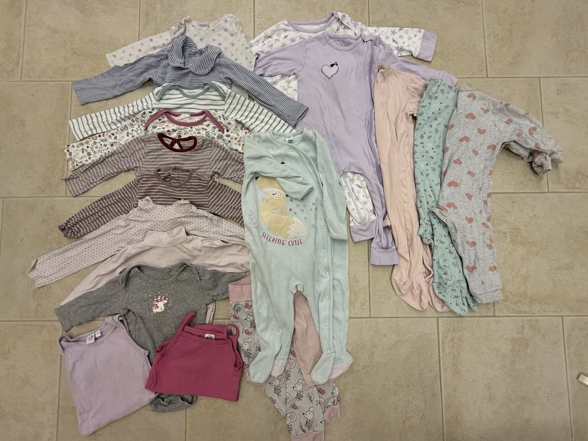 Lotti & Set di vestiti: Kleiderpaket Mädchen Gr.86 – Usato da Oberrohrdorf venduto da Rgf_b21 1