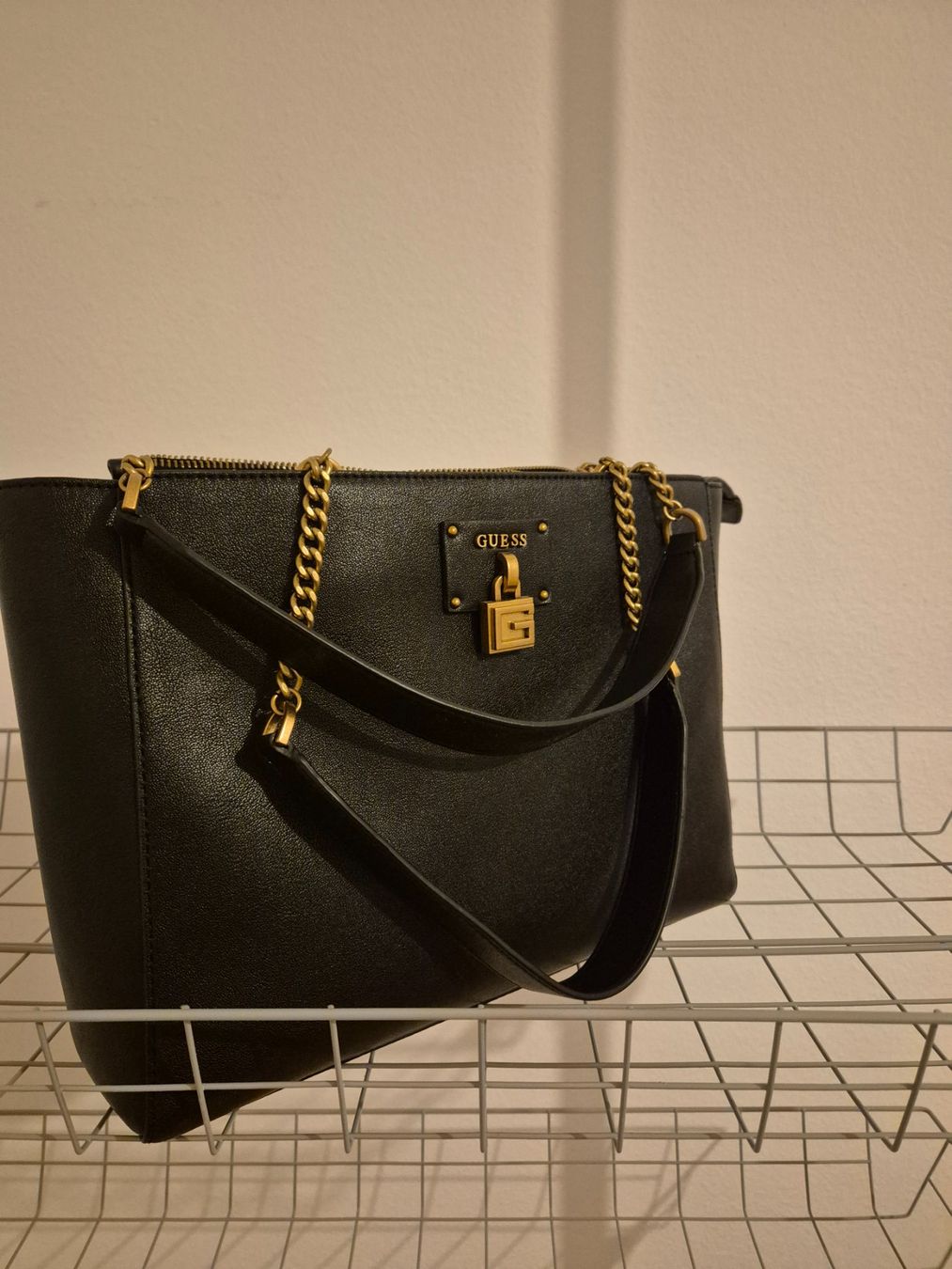 Guess Borse da donna: Handtasche – Usato da Mellingen venduto da Loewe2006 2