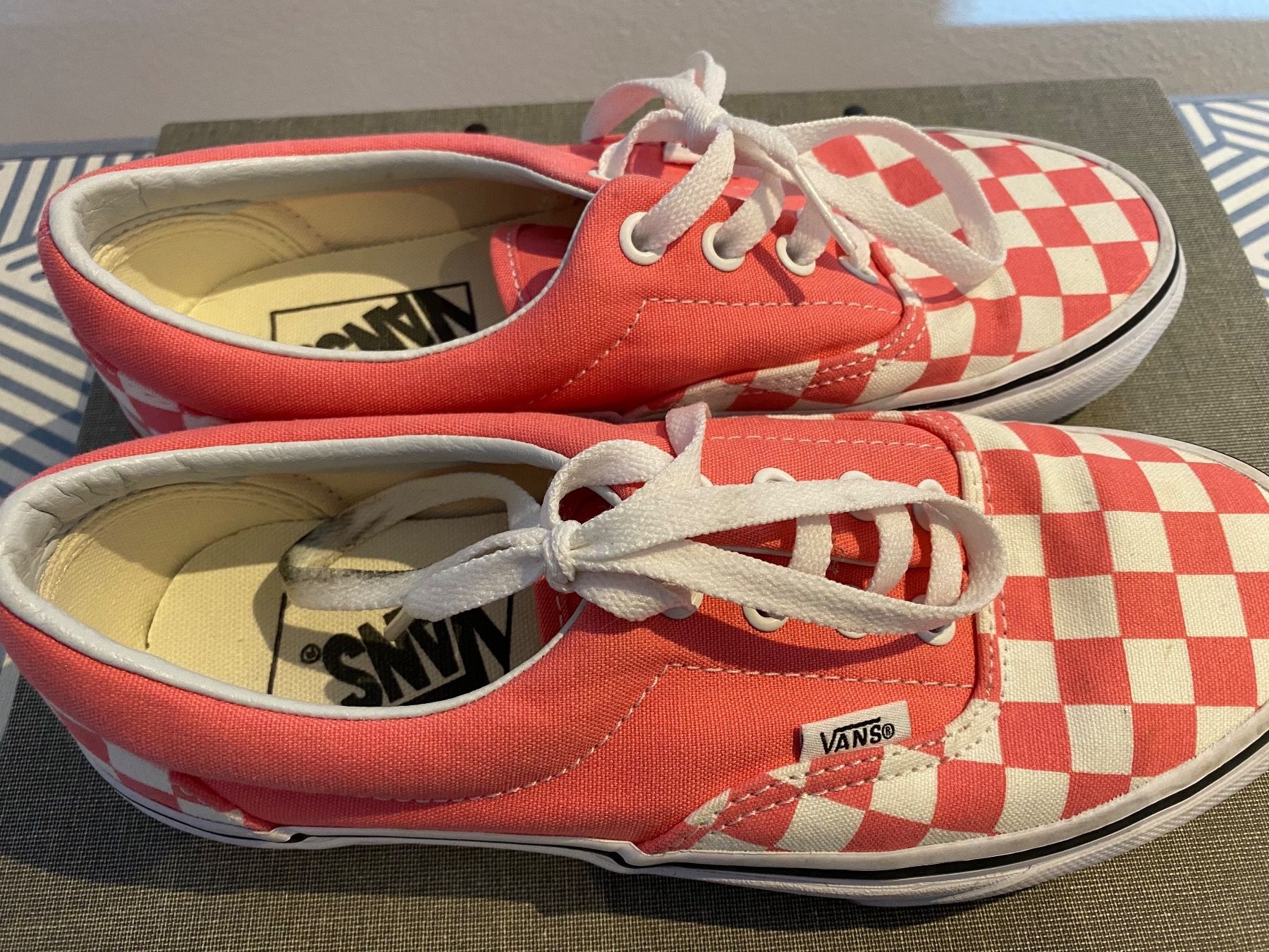 Vans Herrenschuhe: Vans Pink and White Check Size 36.5 – Gebraucht aus Zürich von rachdied