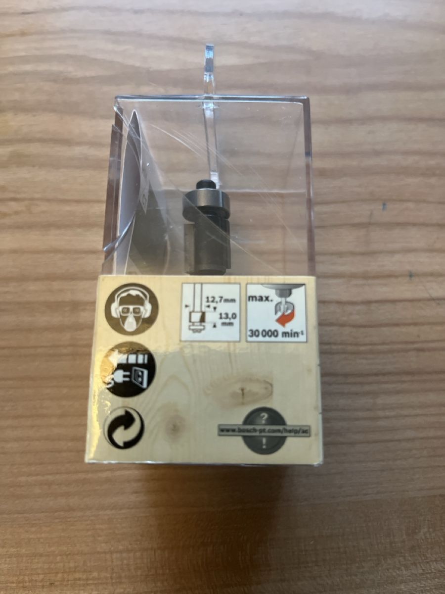 Bosch Tutti gli attrezzi: Bosch Nutfräser 8mm - Originalverpackt! Top! – Usato da Winterthur venduto da Pulator 2
