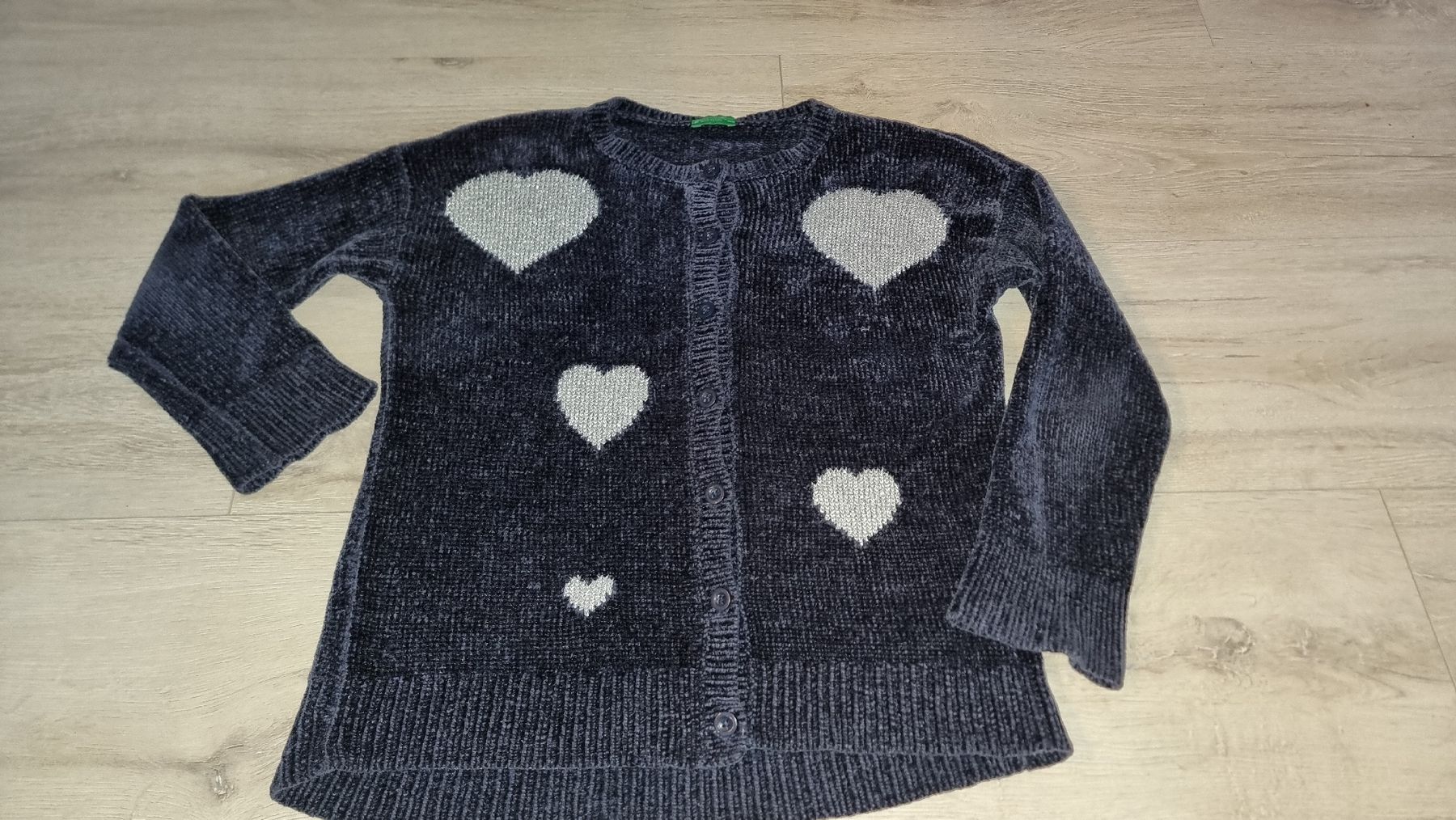 Benetton Giacche & Cappotti: Kuschelige Strickjacke Benetton, Gr. 128 Herzchen – Usato da Wigoltingen venduto da Zuckerfee84