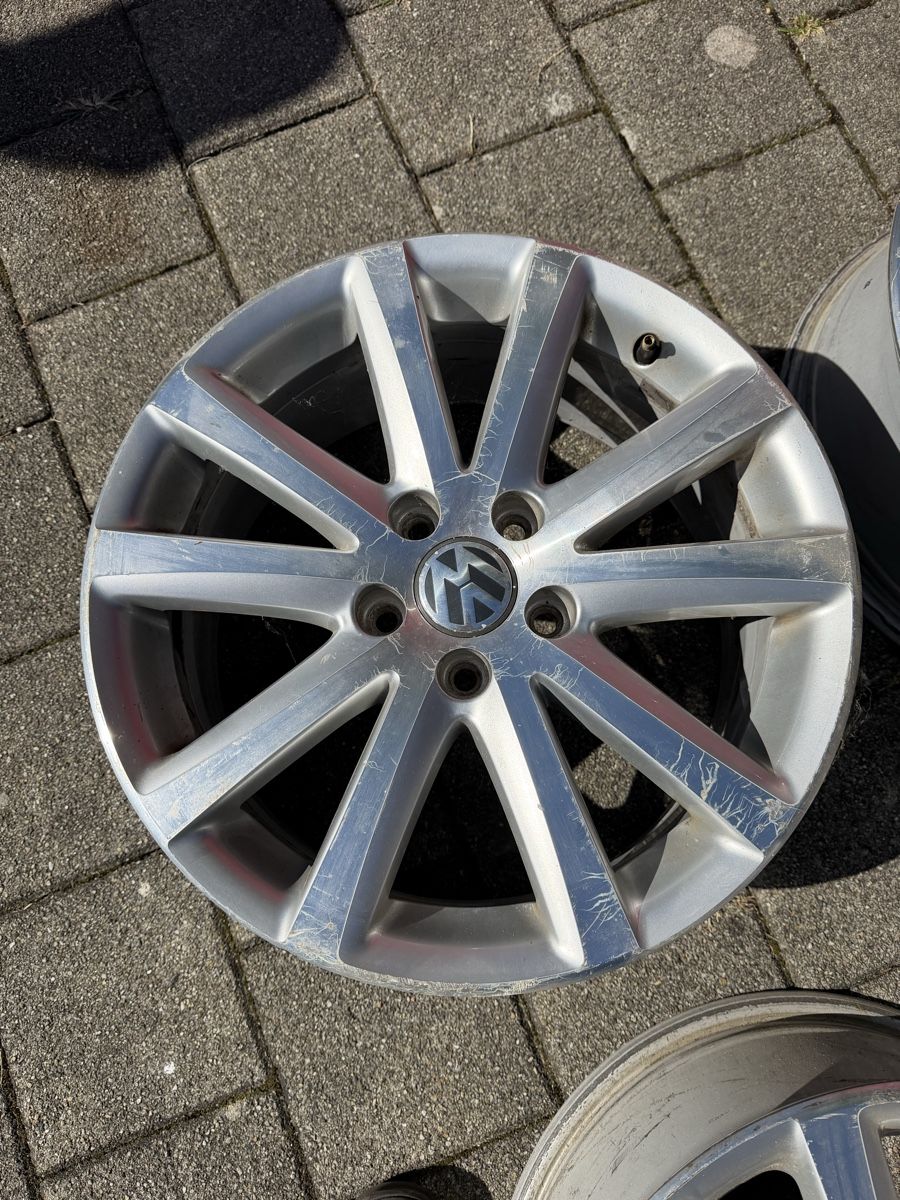 Volkswagen Cerchioni: VW Alufelgen 17zoll  – Usato da Steinach venduto da dd.grg 4